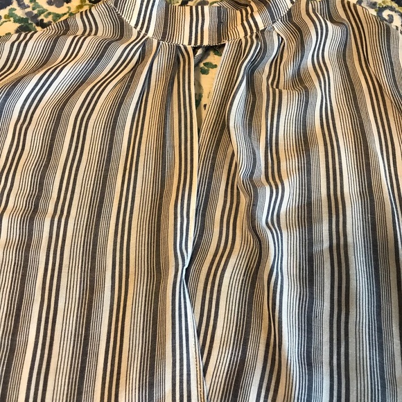 Beautiful long sleeve top - Picture 2 of 4